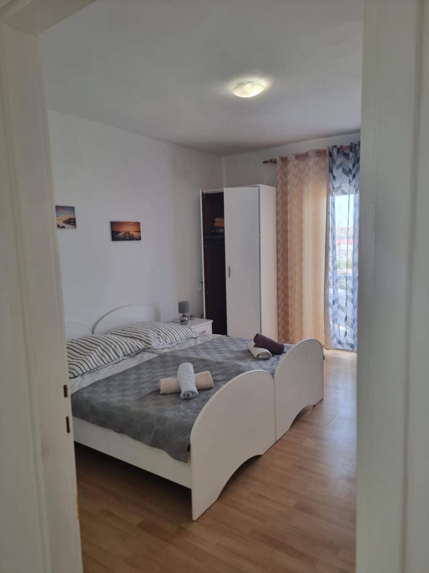 Apartmani Alen Dinjiska Exterior photo