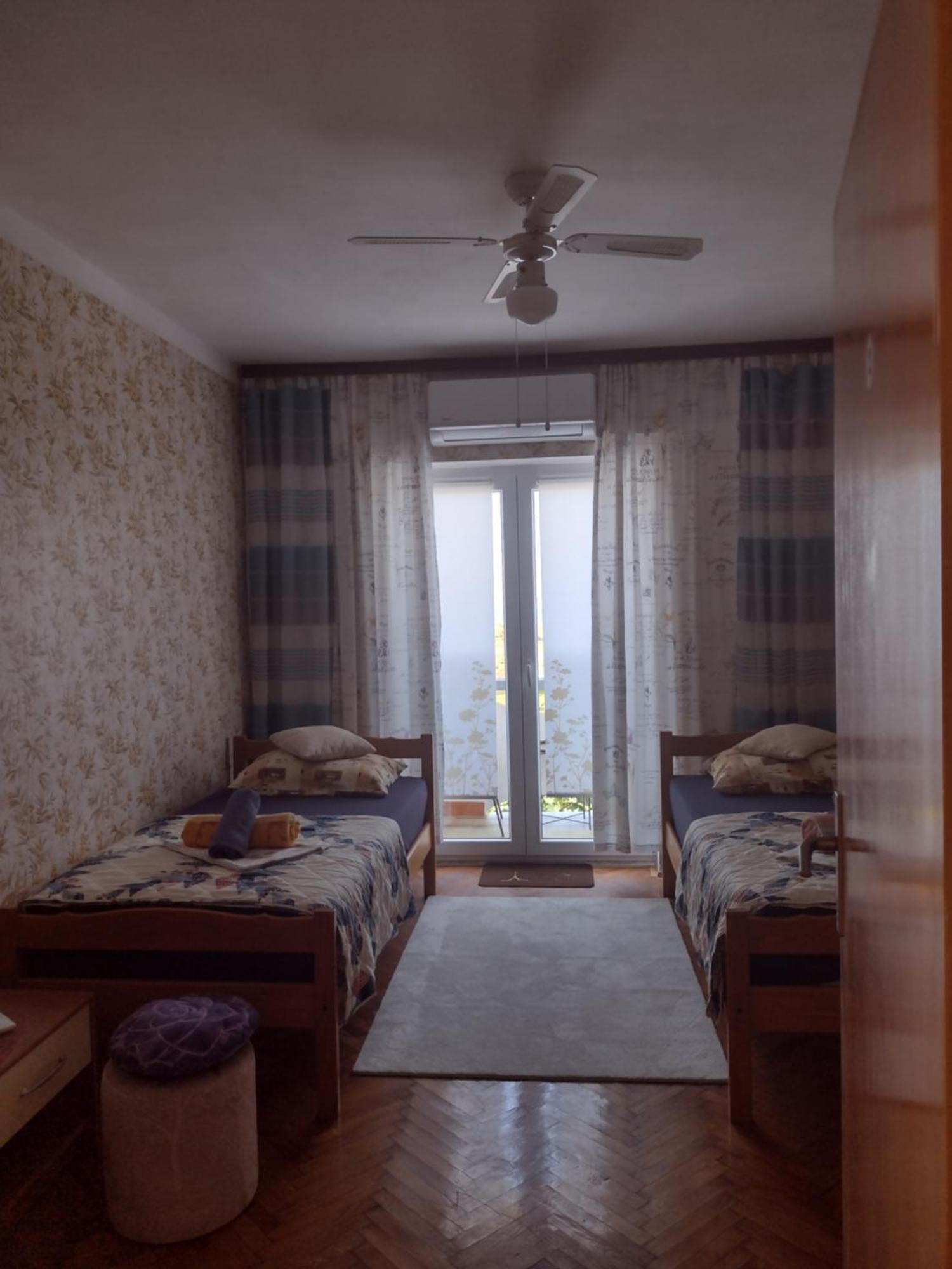 Apartmani Alen Dinjiska Exterior photo