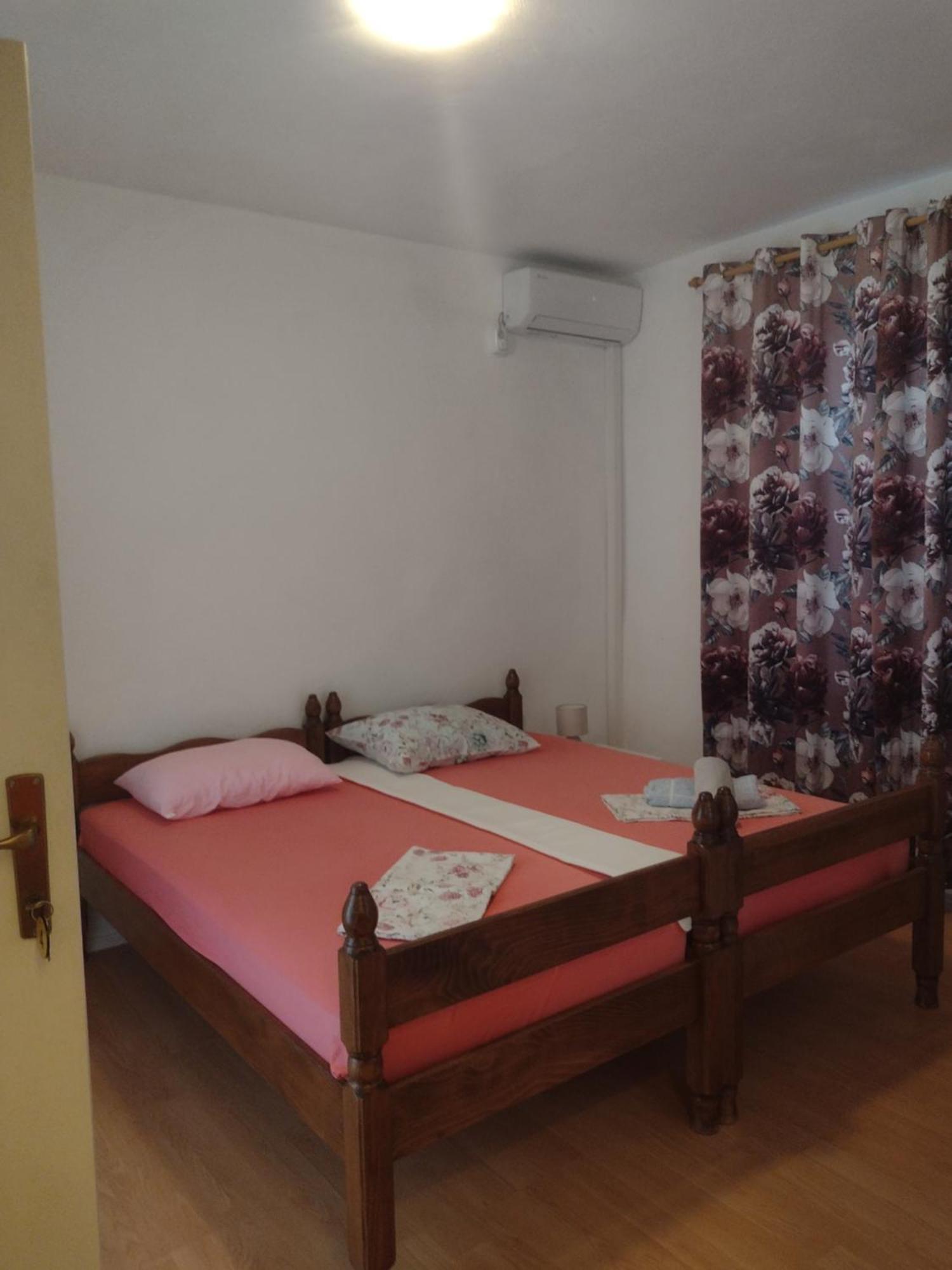 Apartmani Alen Dinjiska Exterior photo